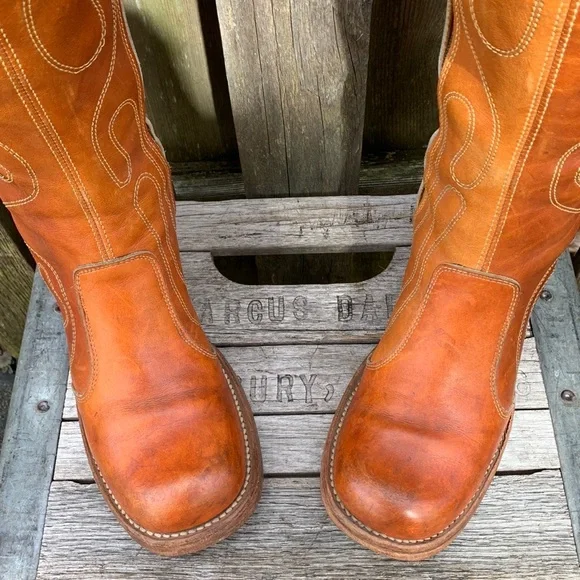 Sold FRYE True Vintage Campus Swirl Embroidery Zippered Tall Knee High Boots 7.5 - Picture 5 of 15